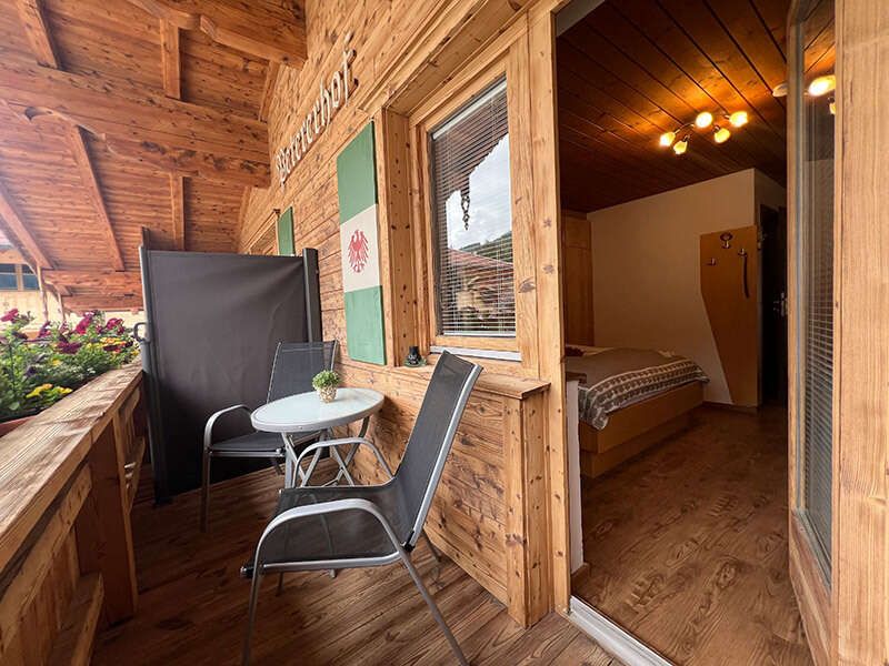 Balkon mit Sitzmöglichkeit des Studios Top 6