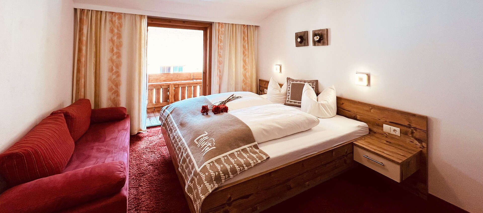 Apartment with double bedroom and balcony at the Petererhof in Tyrol