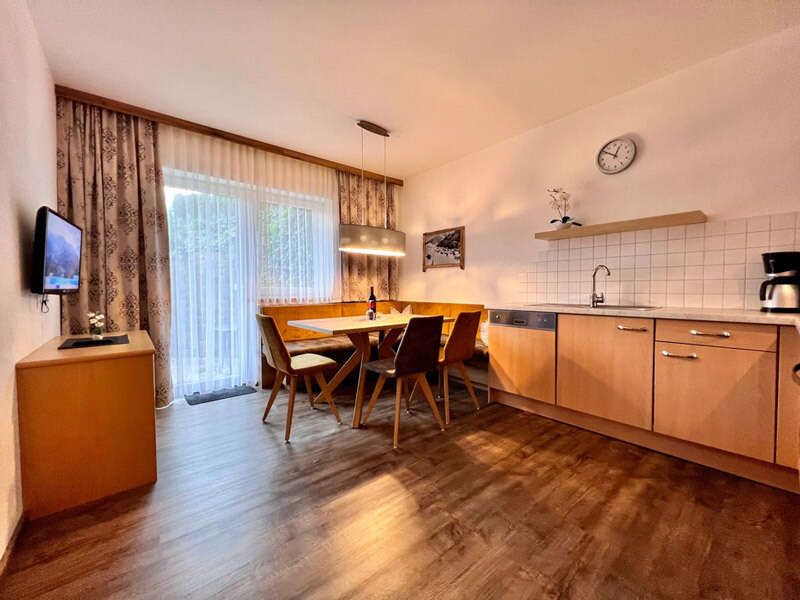 Essecke und Küche in der Ferienwohnung Top 1